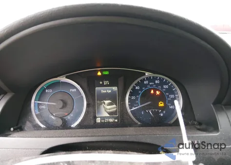 2015 Toyota Camry Hybrid Le z USA, uszkodzony, nr VIN 4T1BD1FK1FU159165